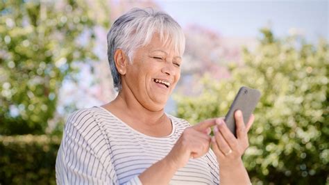 Fun Handheld and Video Games for Seniors .